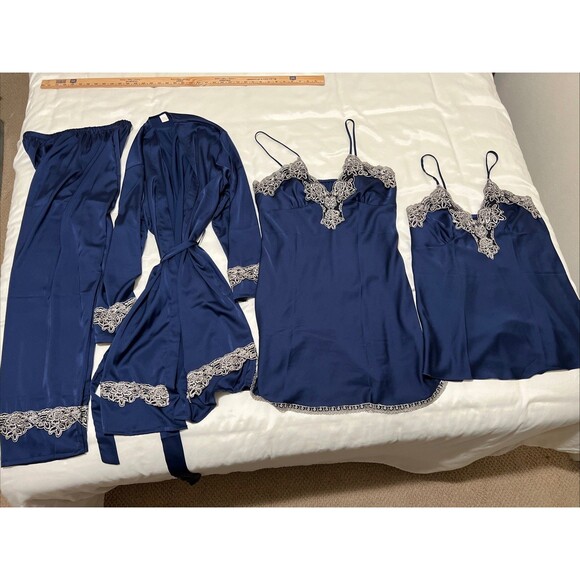 Vintage Navy Blue Lace Trim lingerie set like new. M-L - Picture 1 of 15